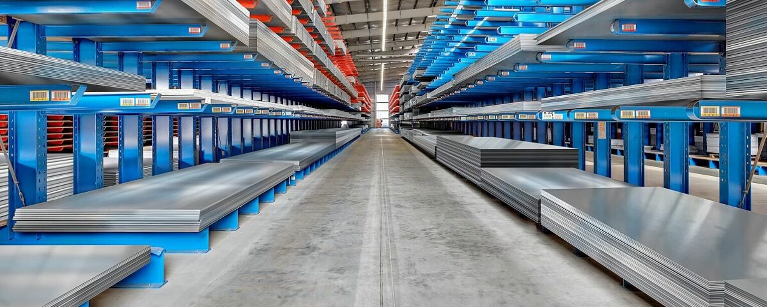 [Translate "Romania"] Cantilever racking metal trade