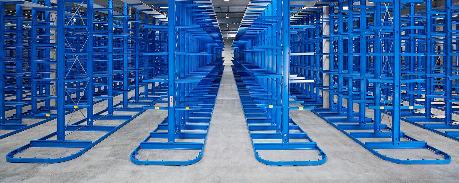 [Translate "Romania"] Cantilever racking for narrow aisle