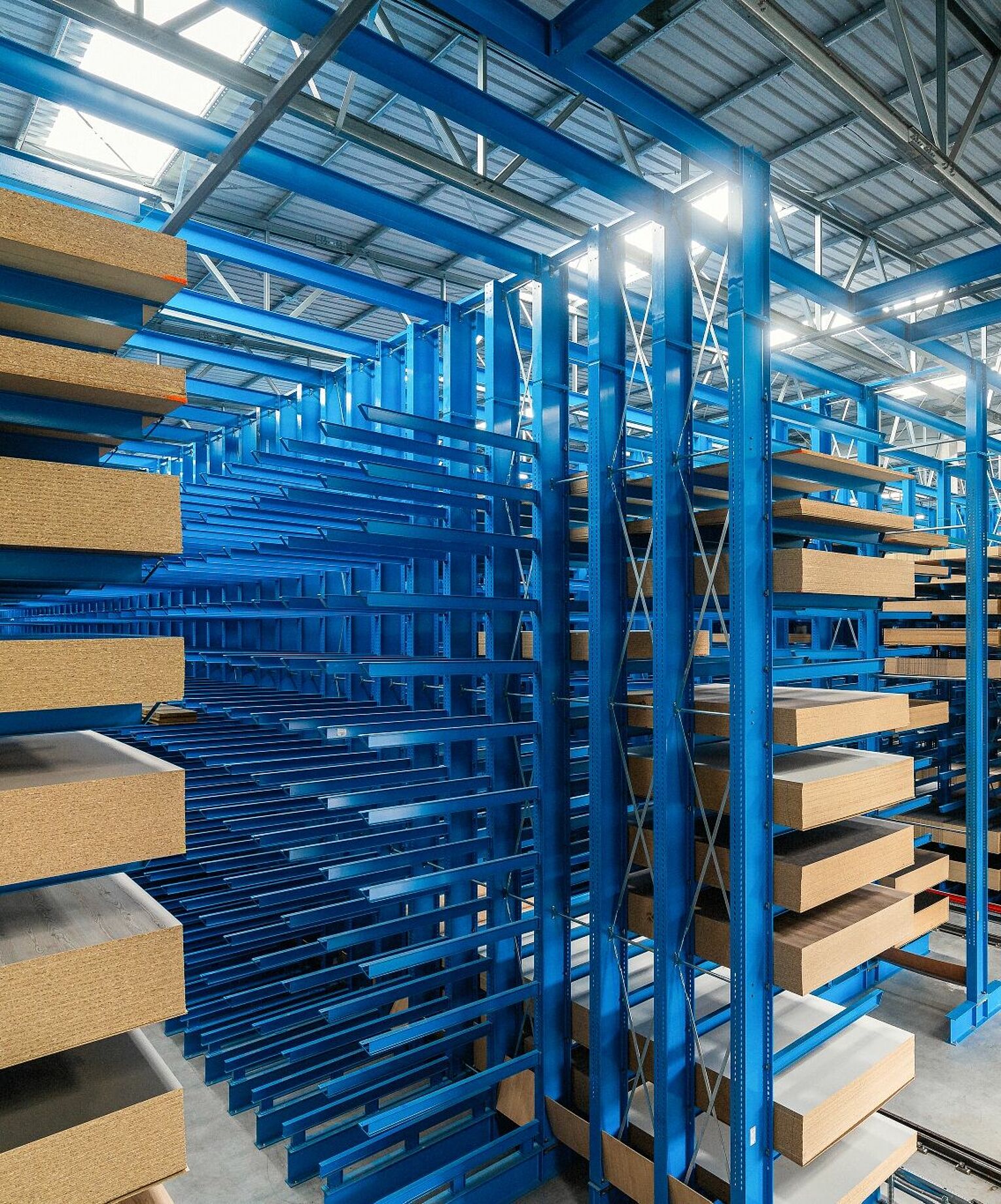 [Translate "Romania"] Cantilever racking timber trade