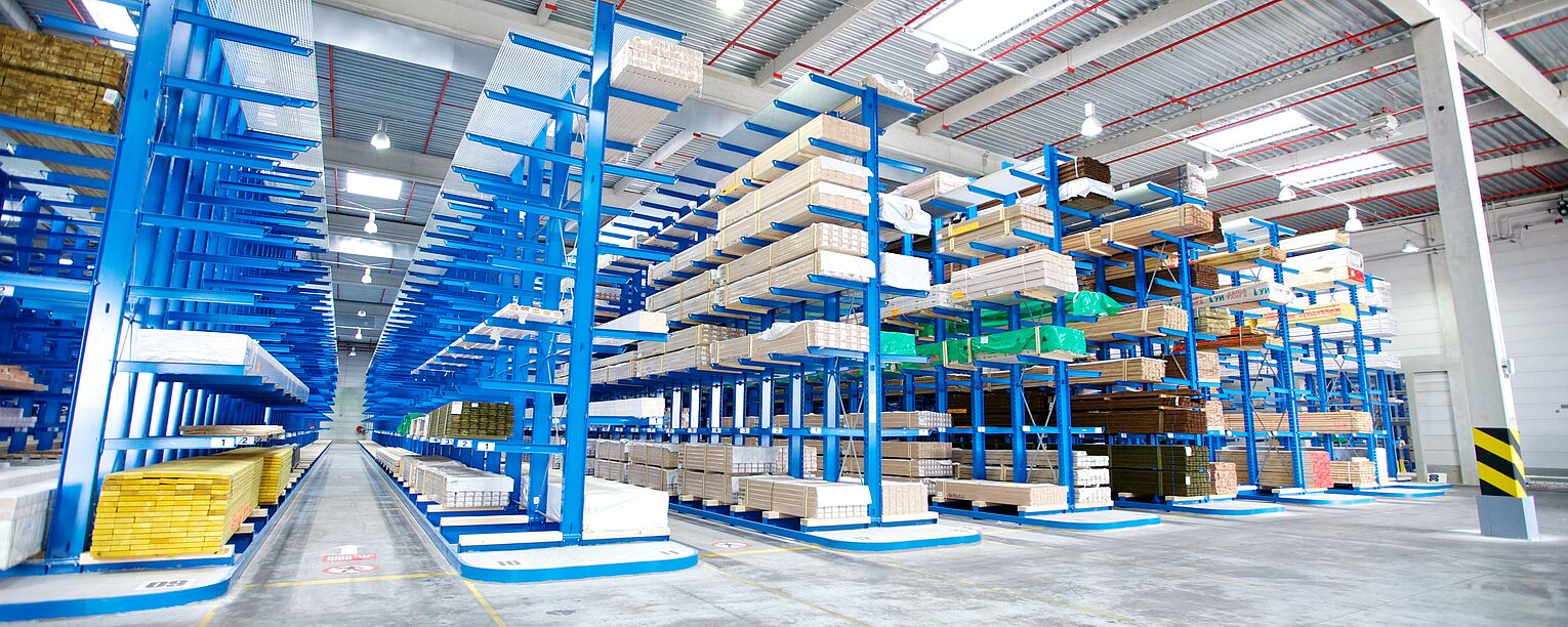 [Translate "Romania"] Cantilever racking for narrow aisle