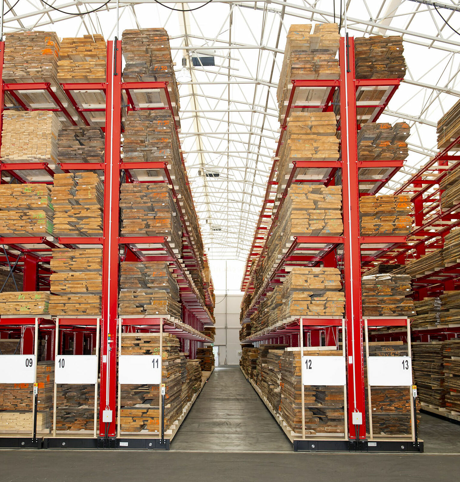 [Translate "Romania"] Cantilever racking timber trade