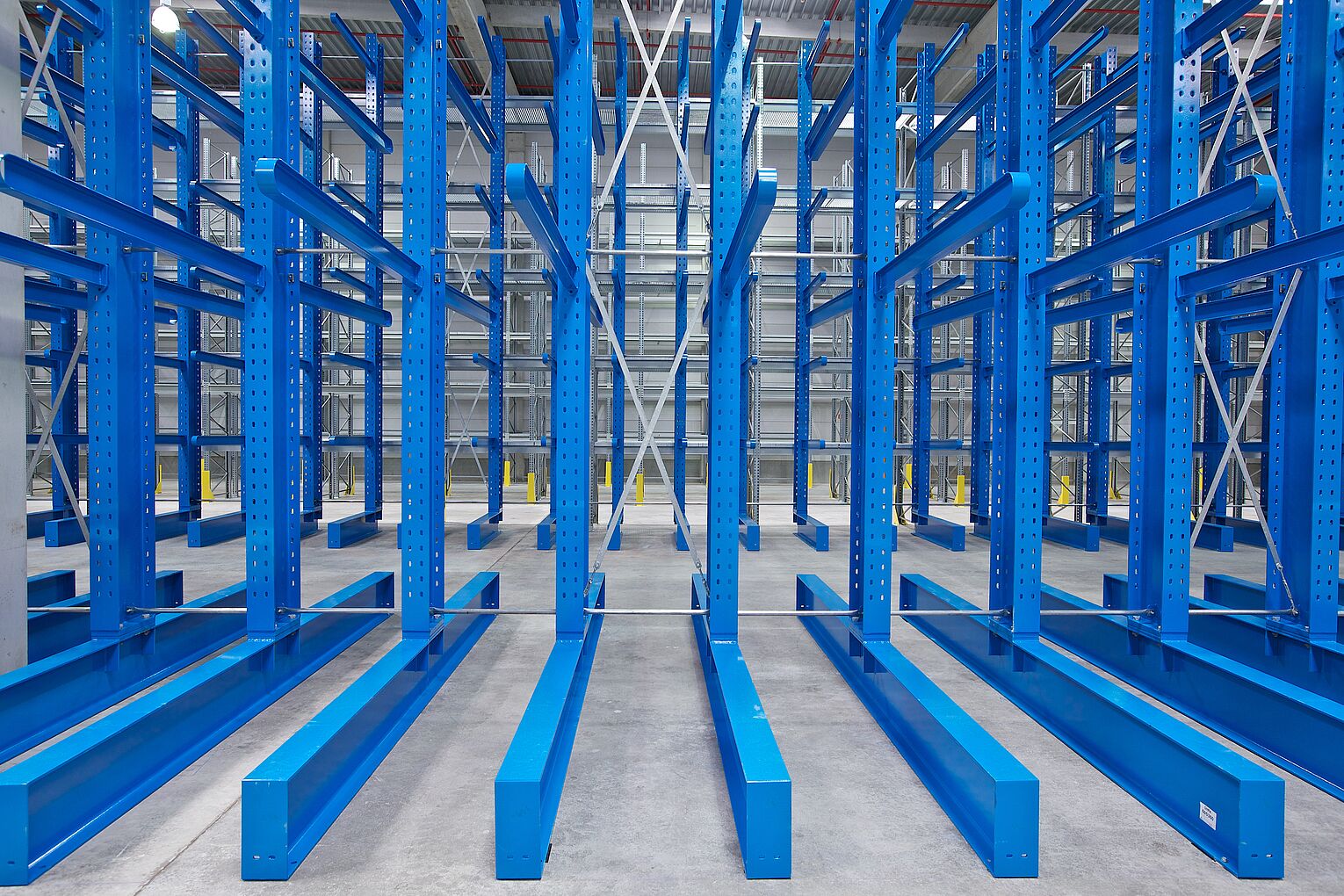 [Translate "Romania"] Cantilever racking system by OHRA