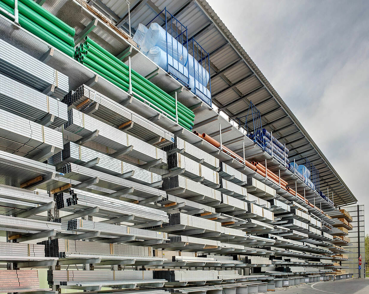 [Translate "Romania"] Cantilever racking Yard racking