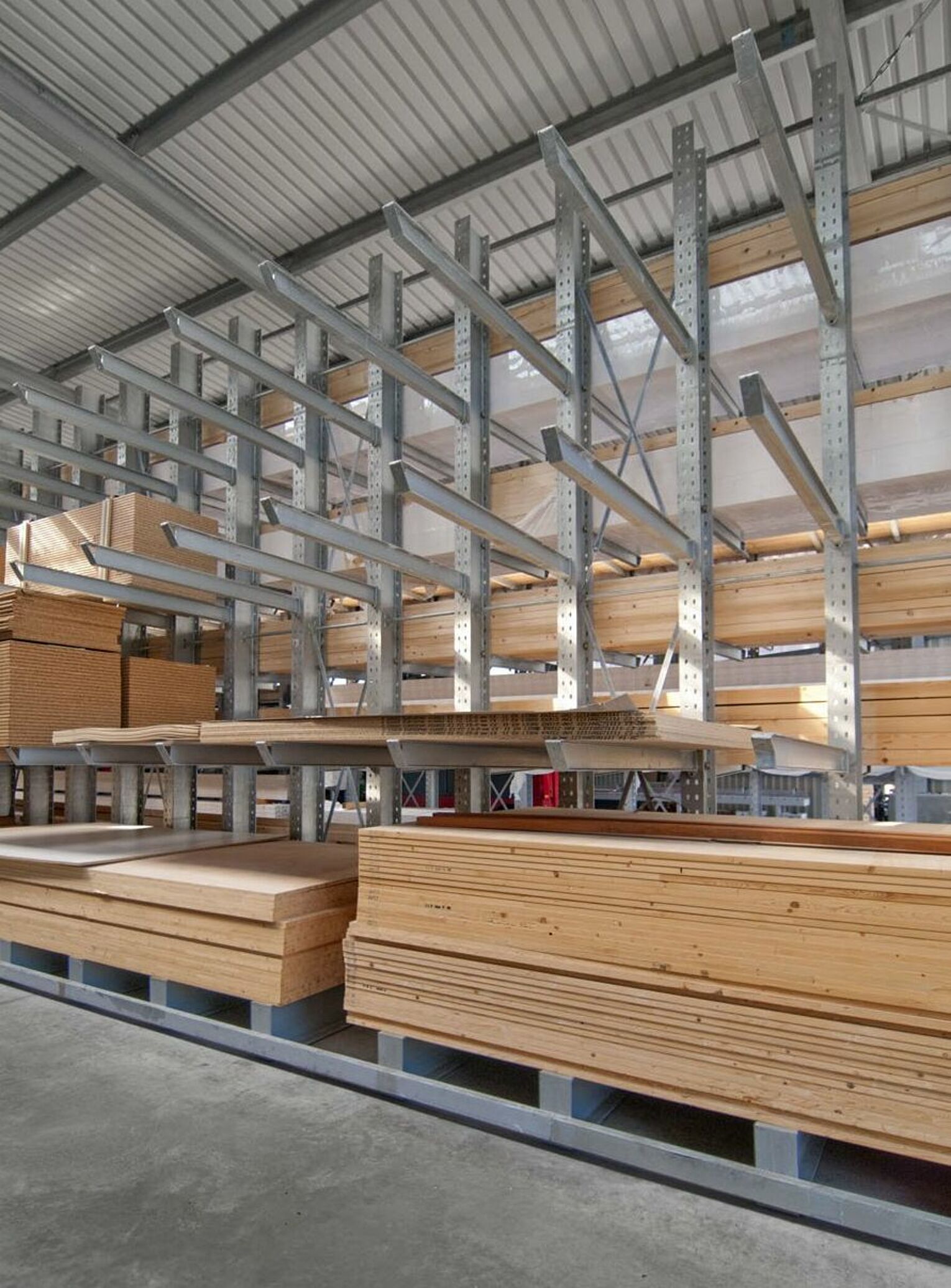 [Translate "Romania"] Cantilever racking timber trade