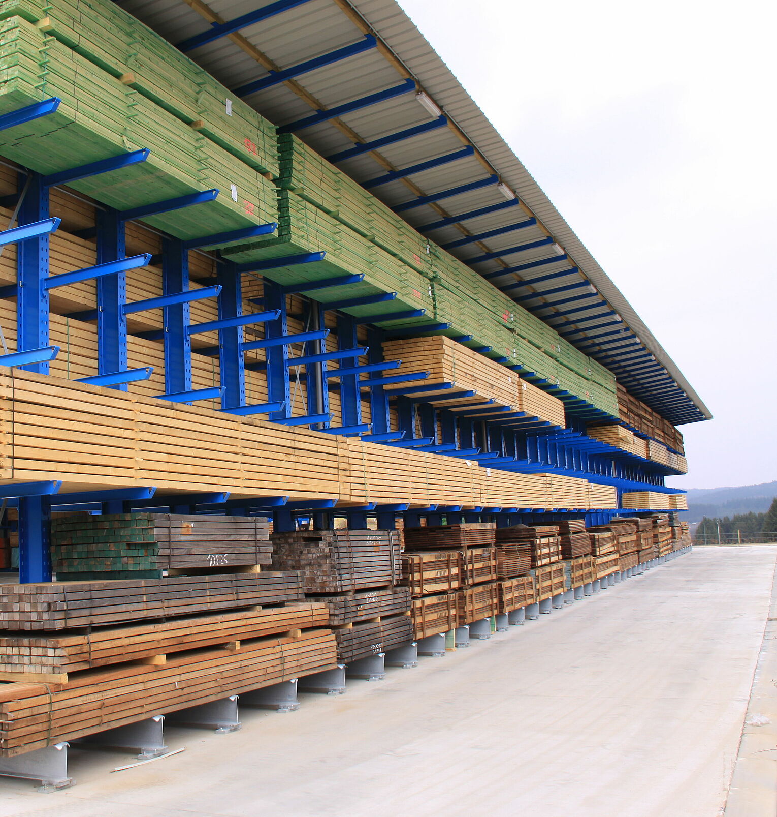 [Translate "Romania"] Cantilever racking Yard racking