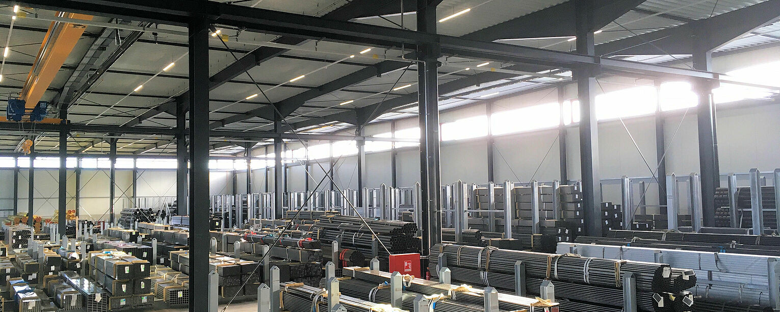 [Translate "Romania"] Cantilever racking Industry solution