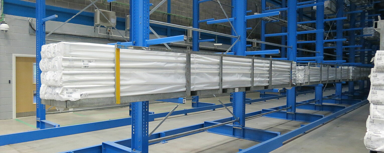 [Translate "Romania"] Cantilever racking for narrow aisle