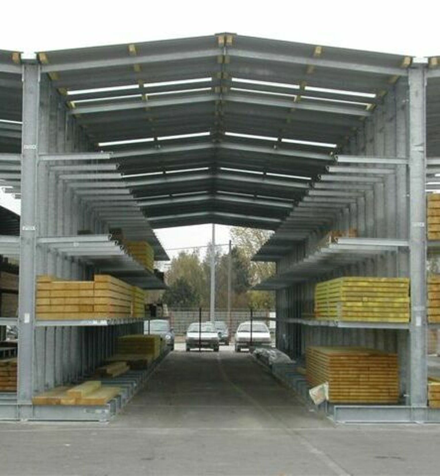 [Translate "Romania"] Rack-clad warehouse Cantilever racking