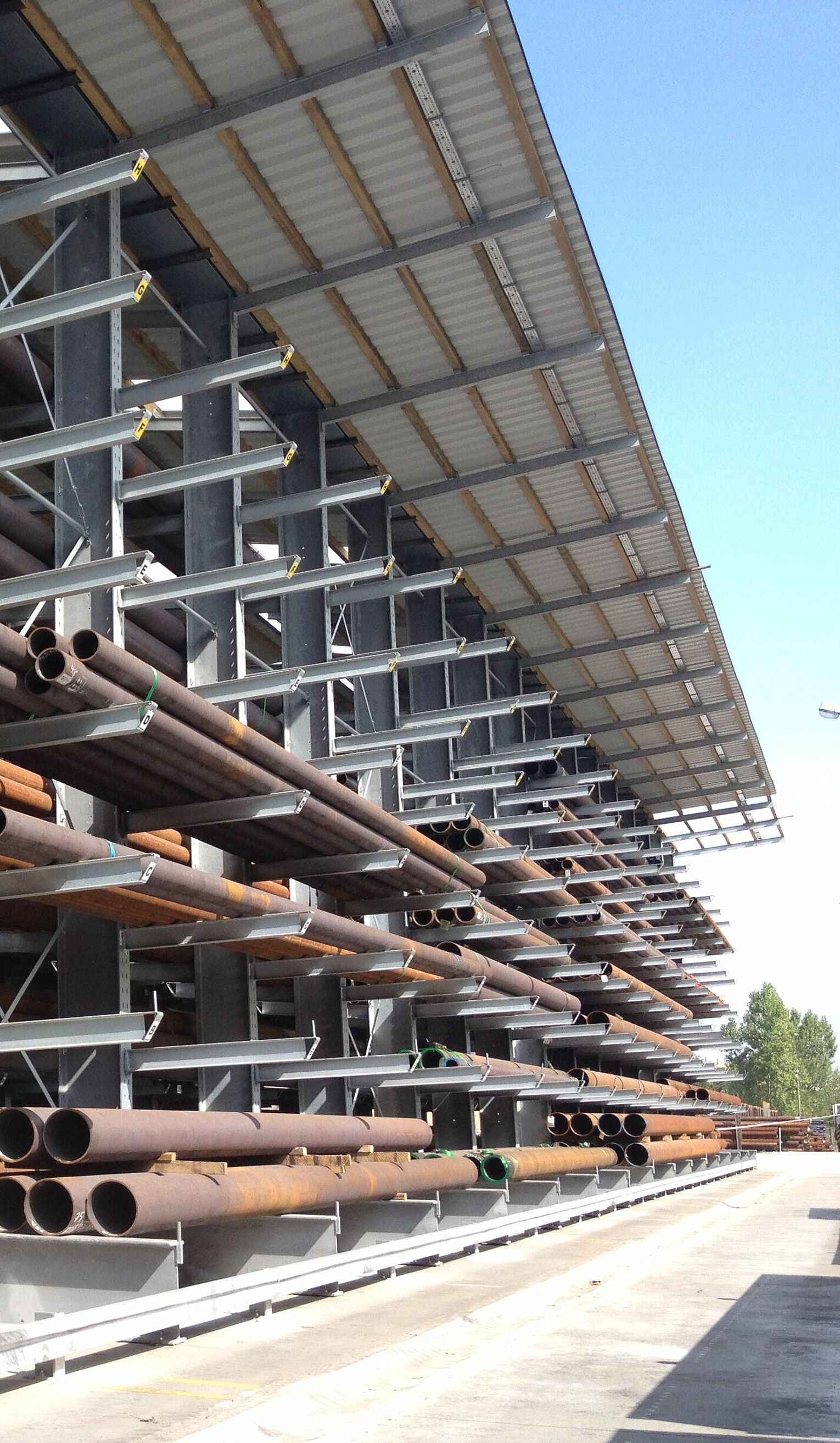 [Translate "Romania"] Cantilever racking Yard racking